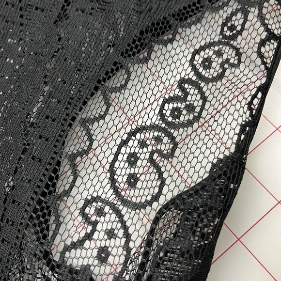 JOSEPH RIBKOFF High Neck Keyhole Sleeveless BLK Lace Long Fringe Party/NYE Top 8 - Picture 13 of 15